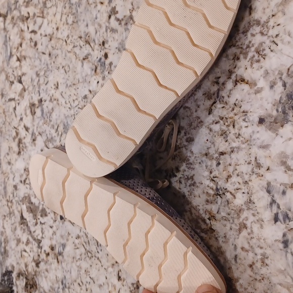 Trask Lena Perforated women's Oxford shoes $220 - Picture 4 of 10